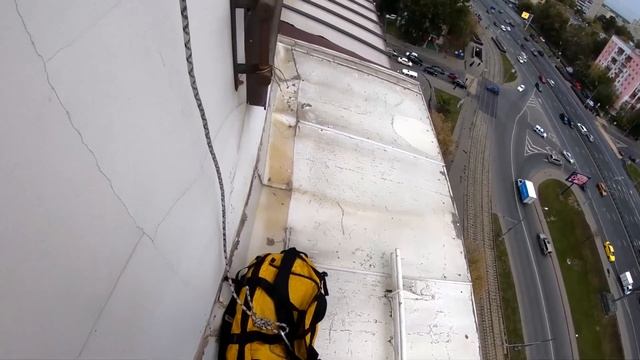 Устранение протечек - герметизация примыканий на балконной кровле