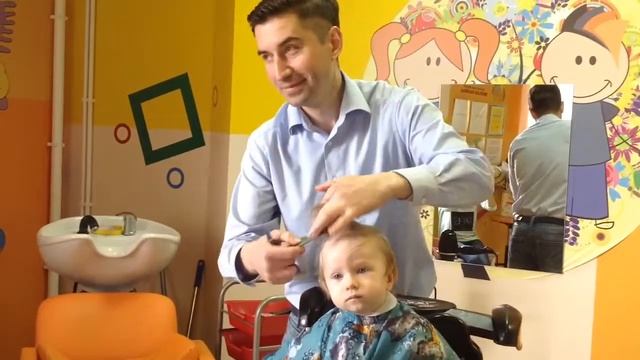 Первая стрижка в 11 месяцев. First Ever Haircut For 11 Months Kid In Moscow