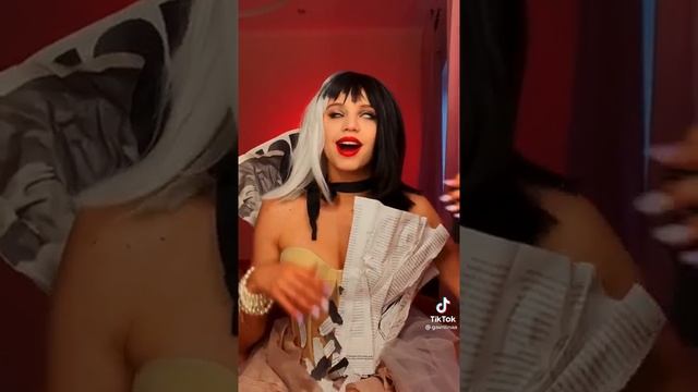 Юля Гаврилина КРАСНЫЕ И БЕЛЫЕ ВОЛОСЫ