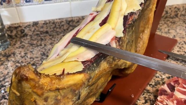 Испанский Хамон Иберико потребление  в домашних условиях как нарезать хамон ??