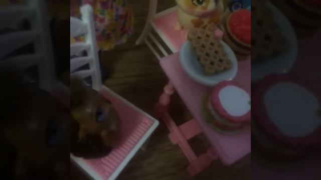 Мульт.МИР ИГРУШЕК.Зомби....