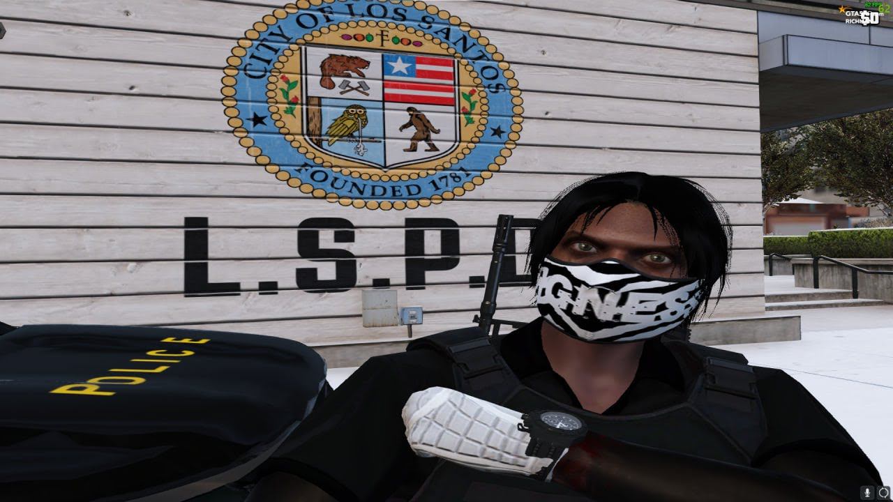 Сегодня кент,  а завтра мент