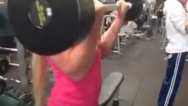 Sarah Backman Biceps Curls