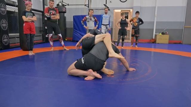 Ложный Кимура свип + неправильный треугольник. Fake Kimura Sweep+ Wrong Side Triangle Choke.