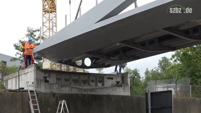 Neue Brücke Am Daimler Werk