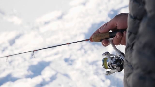 DES MONSTRES Vivent Tout Au Fond De CE TROU ! On Décide De Les TRAQUER !!