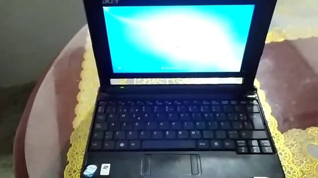 Acer Aspire One - Pantalla 9 Pulgadas - Intel Atom N270 -  160 GB Disco Duro - 1GB Ram