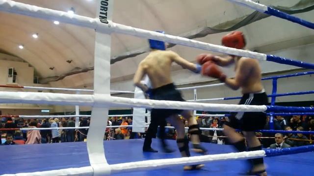 ЧУ кикбоксинг Макиевский   Древов