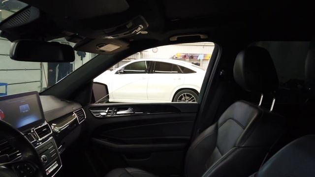 Машины и женщина