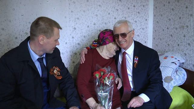 Первое Пелымское Телевидение. Поздравления ветеранов с Днём Победы на дому!