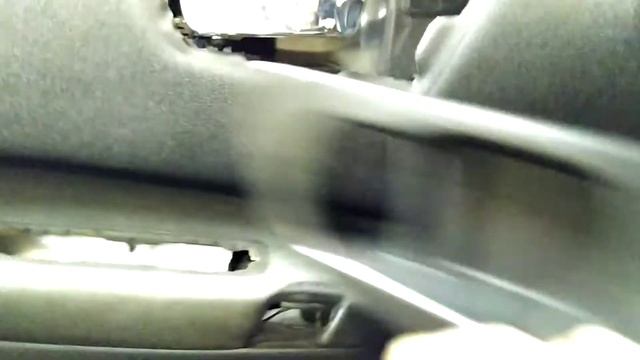 Ремонт дверей: снятие обшивки и замена ручек