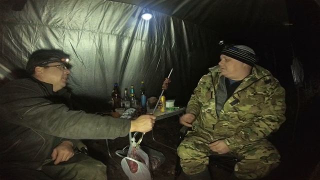 Ну вот НАЛИМ проснулся. Удачная получилась рыбалка . ловим на донки.