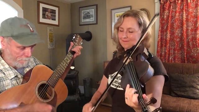 Erynn Marshall & Carl Jones Play Maysville (Key C)