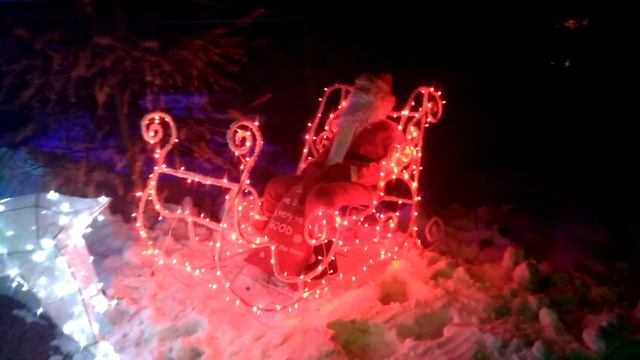 Немножко украсили свой двор))