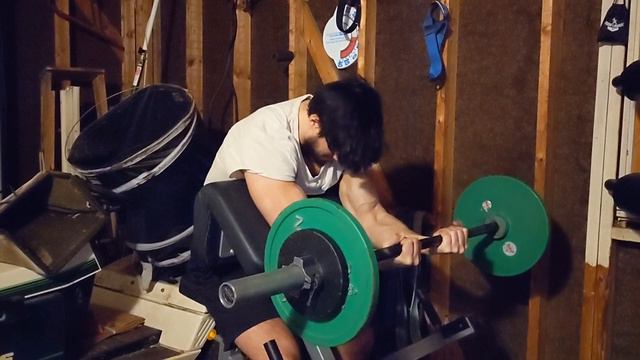 90 Lbs (40 Kg) Close Grip Preacher Curls For 10