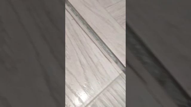 Как отпилить или подрезать ламинат на полу.