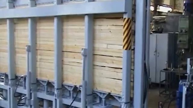 Пресс-вайма гидравлическая для бруса длиной 12 м.