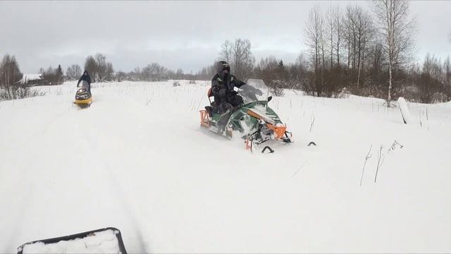 На Фалконах по пухлому снегу // Поездка в пустующую деревню