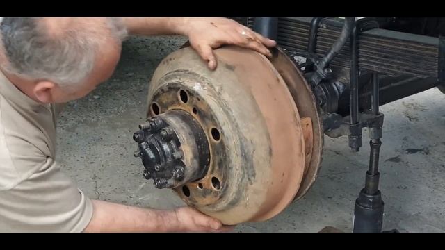 Замена тормозных колодок и дисков