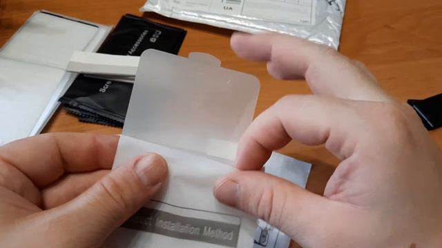 Стекло и гидрогелевая плёнка на телефон