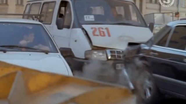 Время земляники (2008) - Car Crash Scene