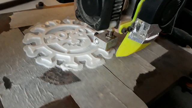 Сделал себе ёлочную игрушку на память об уходящем 2020 годе