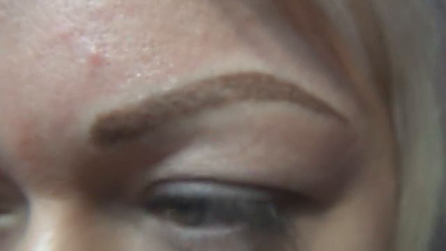 Микроблейдинг бровей в технике растушевка