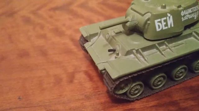 #4. Тяжелый танк КВ-1 (Ф-32)