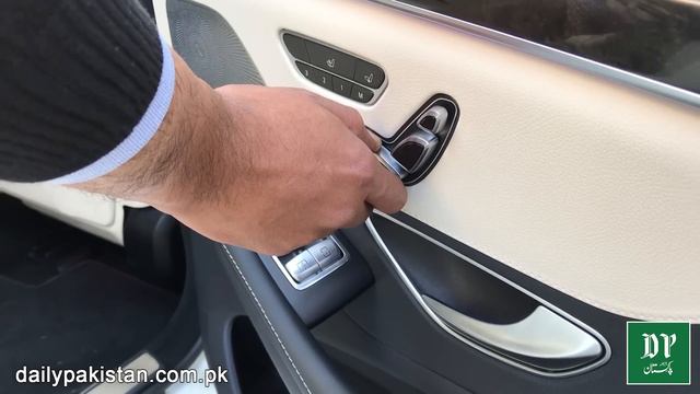 Mercedes Ki Mehngi Tareen Gari S500 Jiskay Features Jan Kar Fori Khareednay Ko Dil Karay