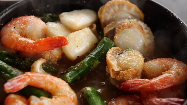 車中泊メシ！海を見ながら海鮮バター焼きを作る