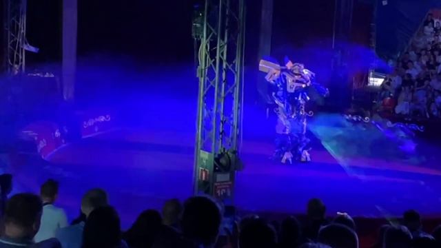 Цирк шапито  Робот