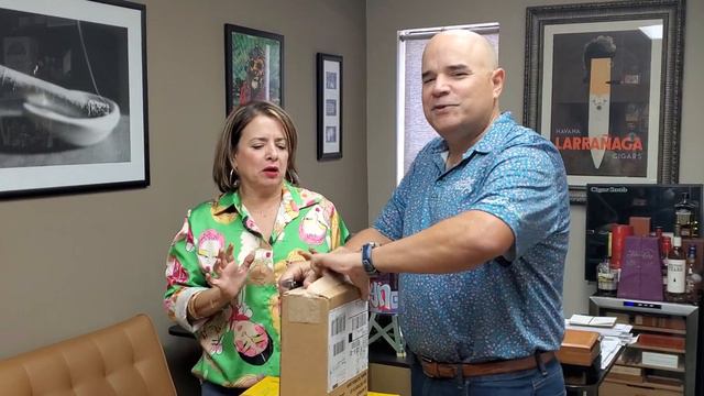 CIGAR SNOB MAIL TIME 🚨Smokes, Booze, And Flying Boxes!