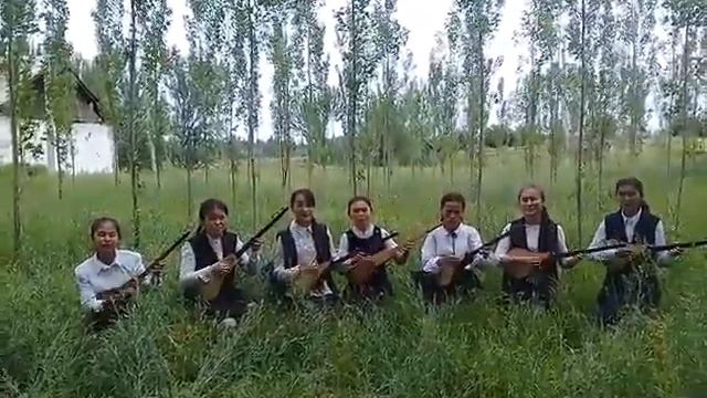 Камбаркан комуз ансамбли