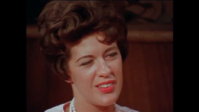 קארל רוג'רס בטיפול: טיפול הומניסטי עם גלוריה. כתוביות בעברית בלחיצה על סמן הכתוביות CC או בהגדרות.