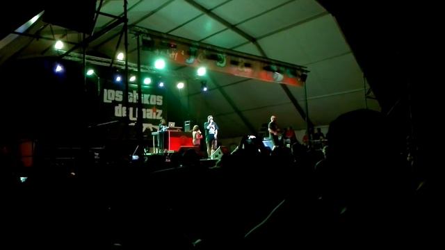 Los Chikos Del Maíz Ft. Laura - Un Bolero En Berlin (Ripollet, Barcelona) 28.08.2016