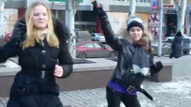 девки просто отжигают:D