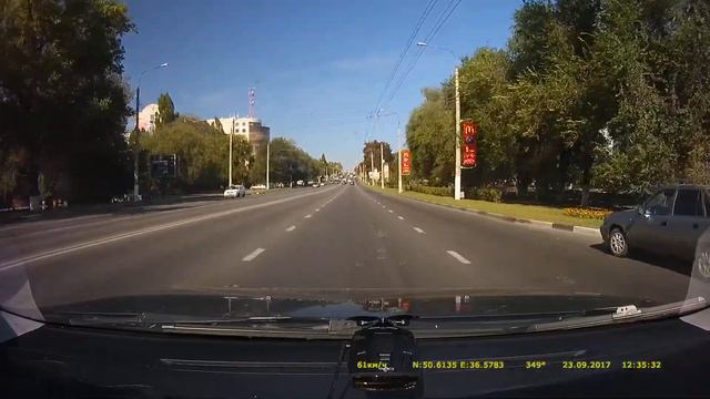 У Street Storm 9540BT нет предупреждения о радаре Птолемей