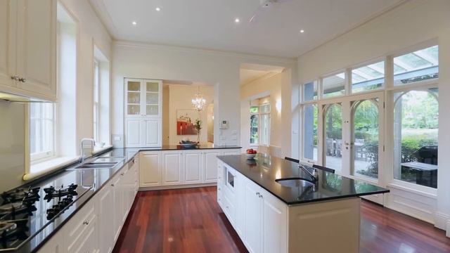 Marshall White: 7 Barry Street Kew