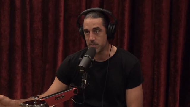 Joe Rogan And Aaron Rodgers On The Novak Djokovic Situation.
