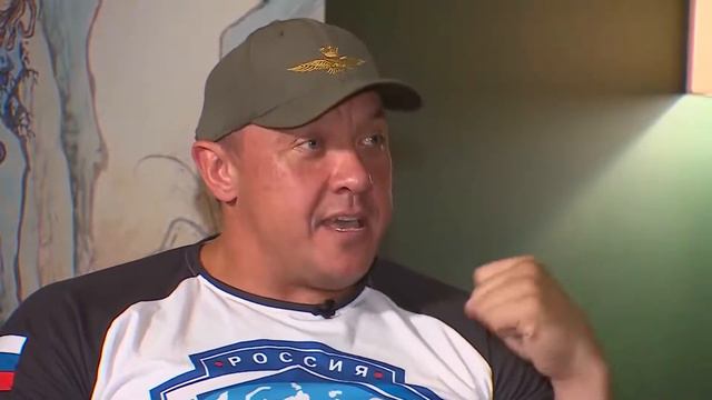 Александр Емельяненко разбил лицо Михаилу Кокляеву