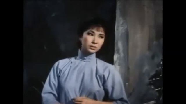 月兒彎彎掛天邊 - 霜華 Shuang Hua / 樂蒂 Betty Loh Ti 寶田明 Akira Takarada