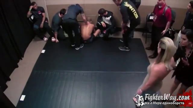 Жозе Альдо плачет в раздевалке после поражения в UFC 194  Jose Aldo Crying