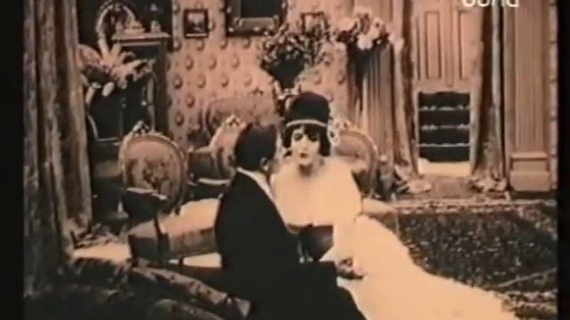 Három Hét (1917) Love Scene