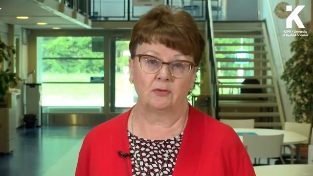 Liiketalouden Opettajahaastattelu Heli Itkonen, Taloushallinnon Opinnot. ENG SUB