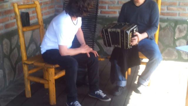 Melodía De Arrabal (Carlos Gardel Y Alfredo Le Pera) Por Andrés Fattori Y Hugo De Bernardi