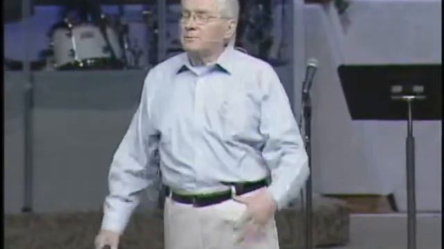 Who God Is (Psalm 103) Luis Palau