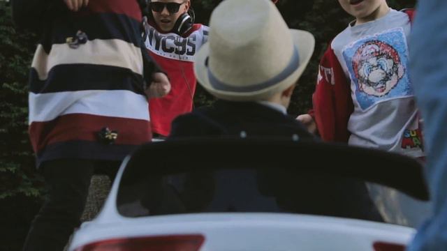 Ivana Banfić I Bee - Celebrity (Official Video)