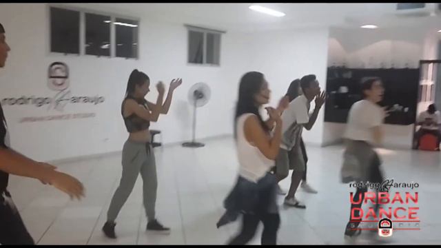 Rodrigo Araújo Urban Dance Studio   Aula 02 Danças Urbanas   Mariana Ávila   02