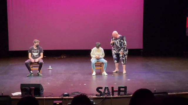 Leo Bassi, Iván Tabarés De La Fuente Y Lluna Alsina Sánchez . Gala Solidaria Rivas Sahel.