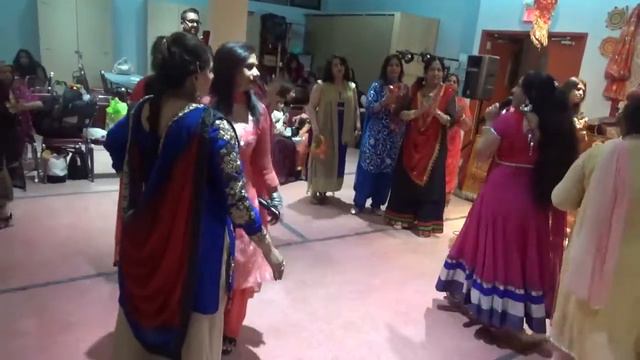 Amita Khanna Singing 'Balle Balle Bai Vir Ghar Dhee Jammi'